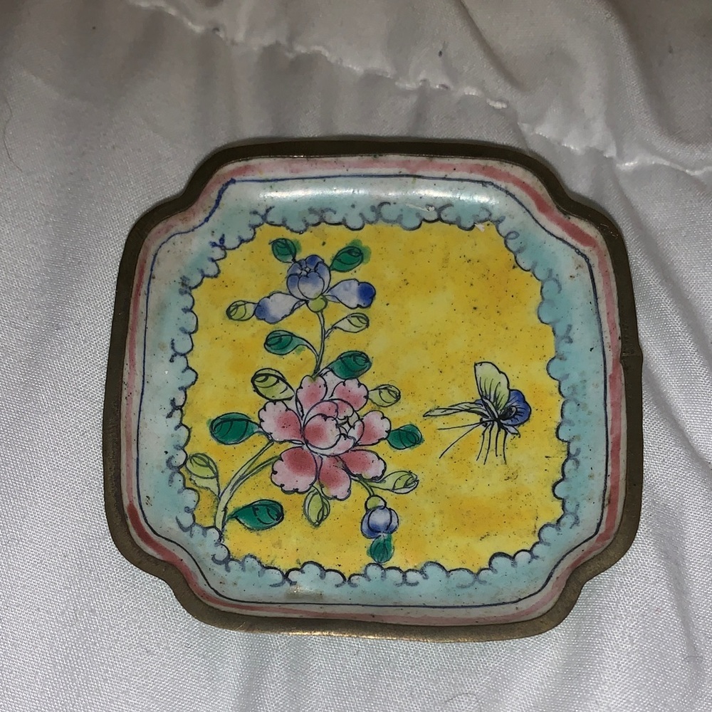 ☆ Chinese Canton Enamel over Metal trinket dish Vintage
